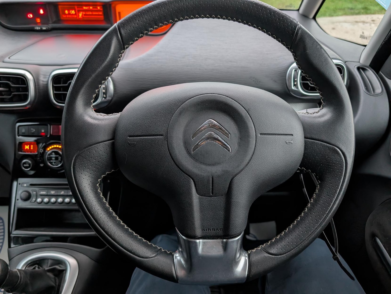 Used Citroen C3 Picasso 2015 for sale - 77482252: Photo 30