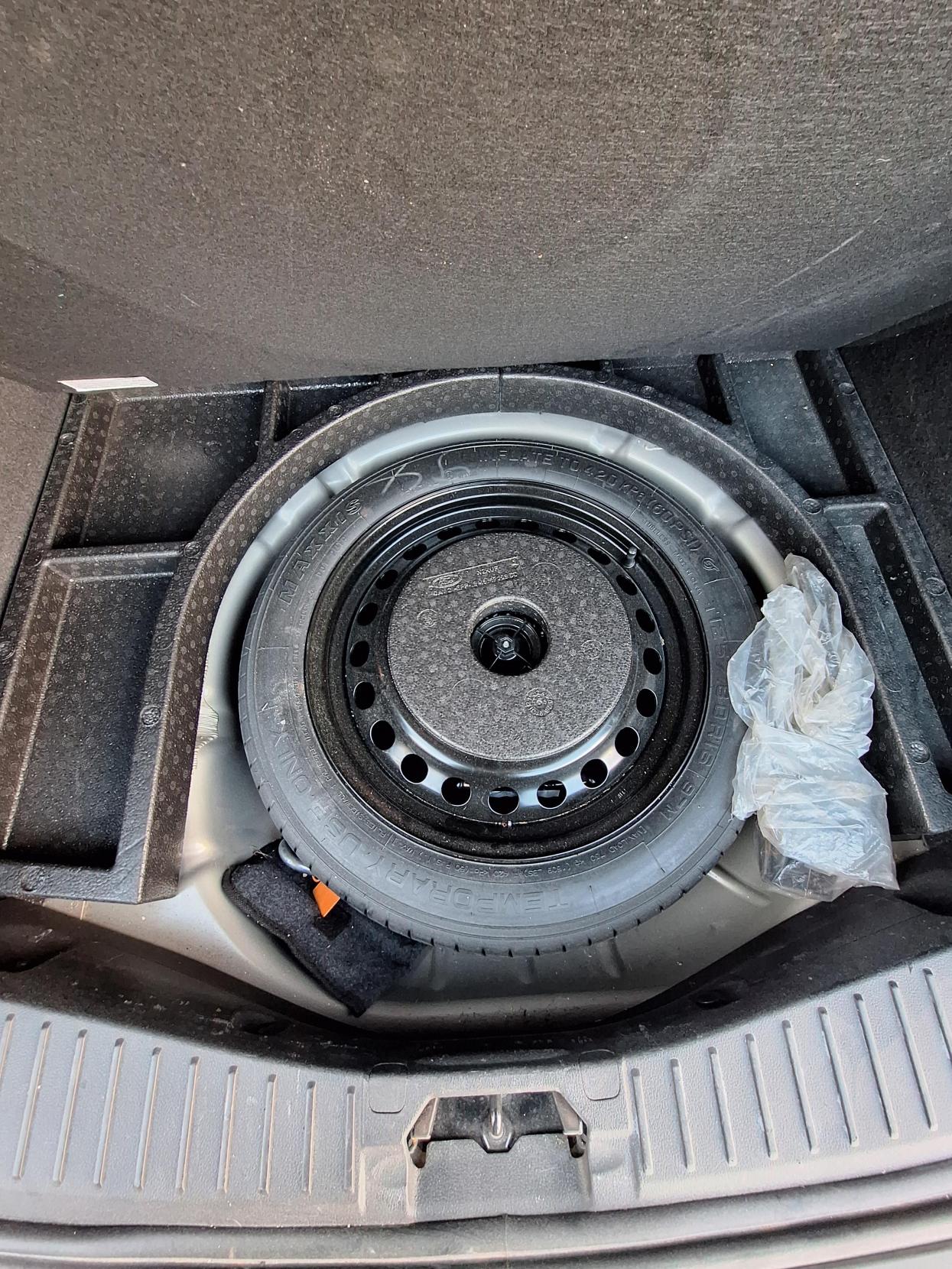 Used Ford C-Max 2015 for sale - 76627567: Photo 37