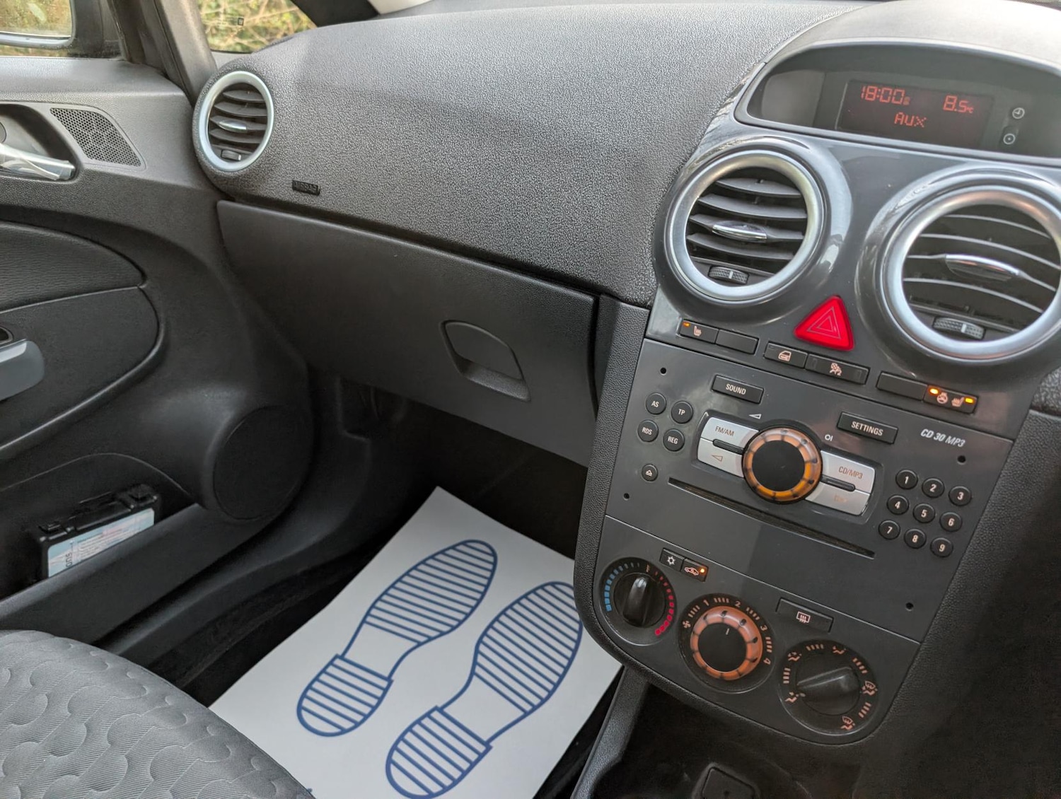 Used Vauxhall Corsa 2011 for sale - 77945688: Photo 17