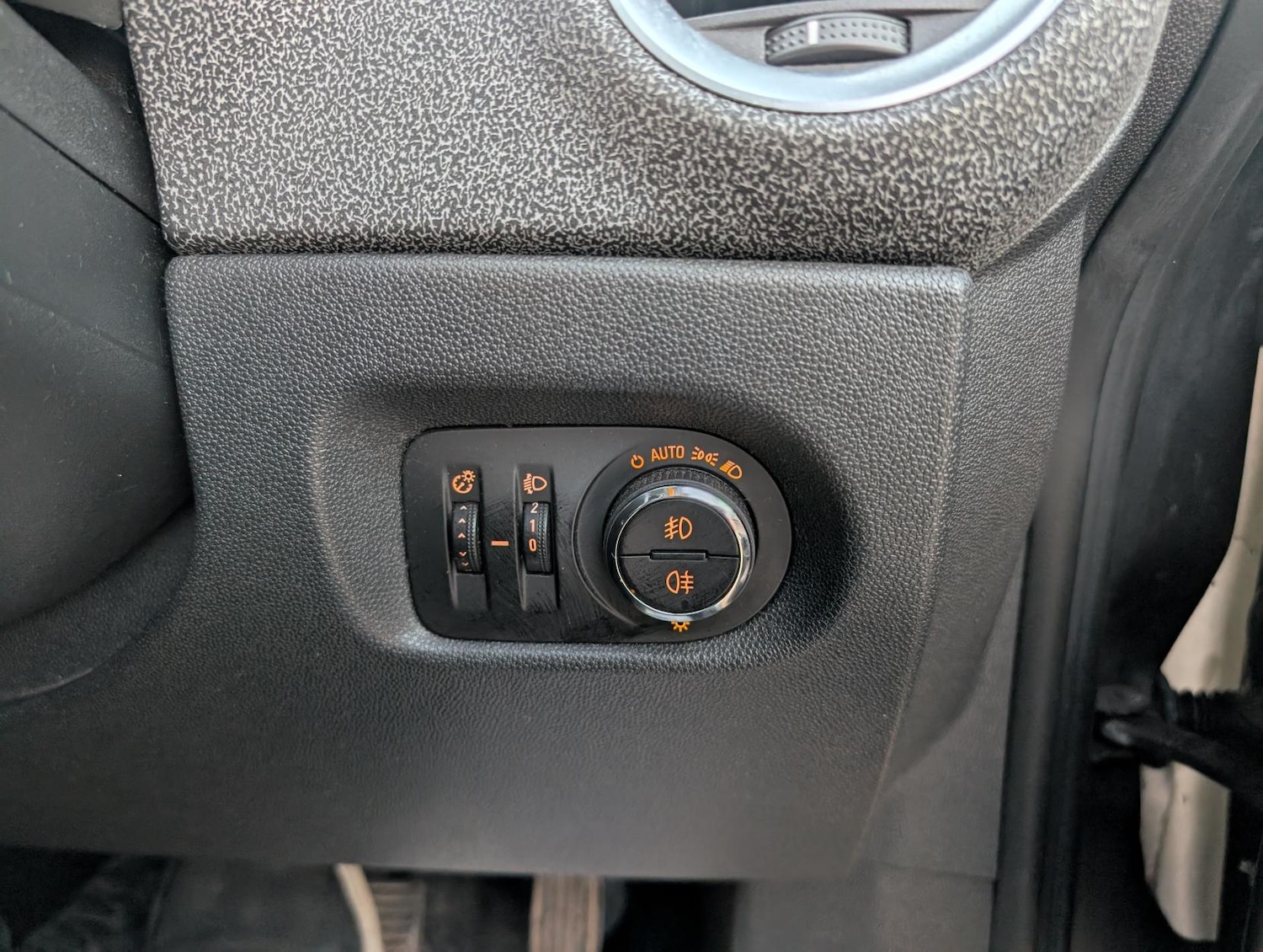 Used Vauxhall Corsa 2011 for sale - 77945688: Photo 22