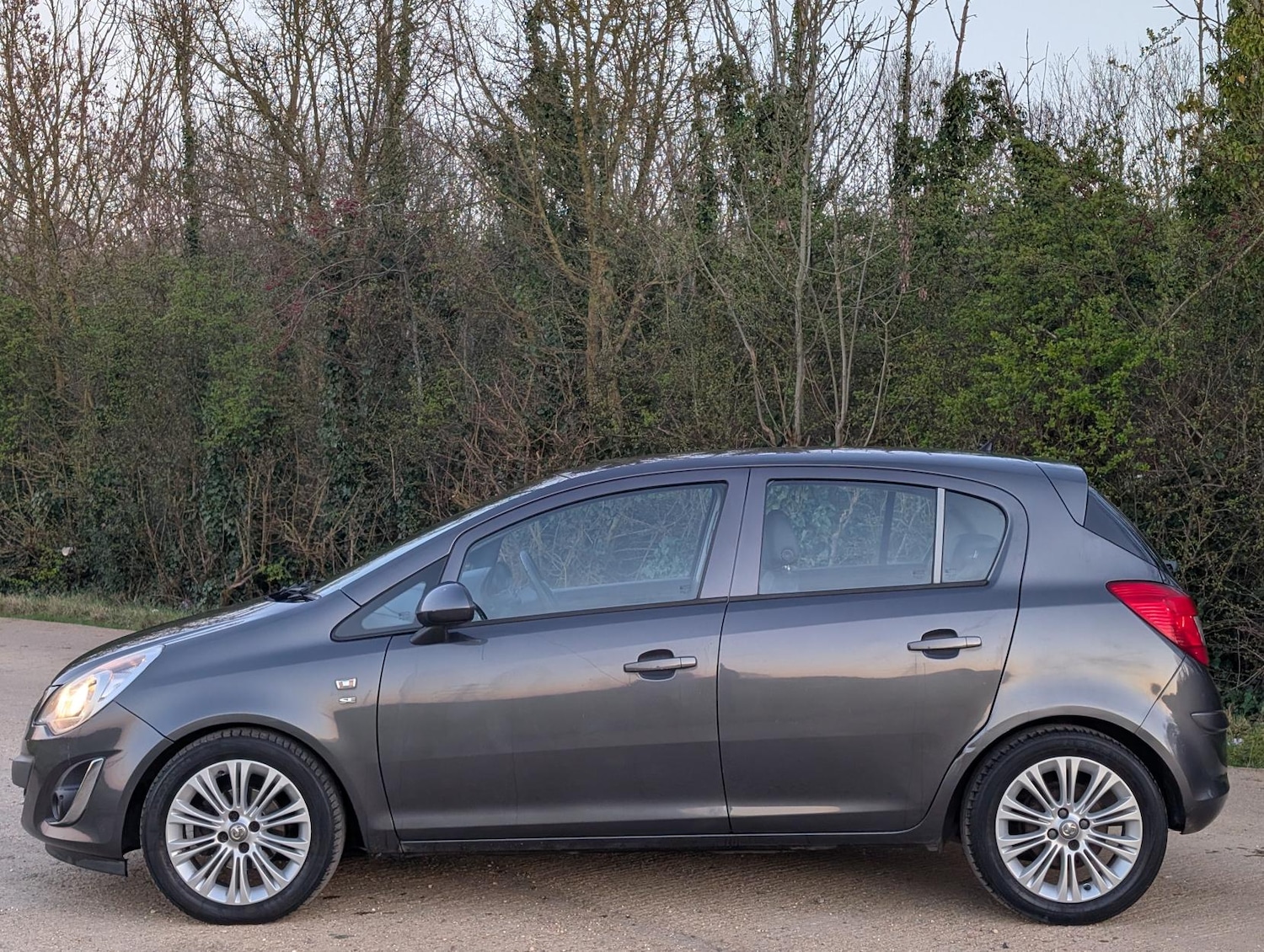 Used Vauxhall Corsa 2011 for sale - 77945688: Photo 4