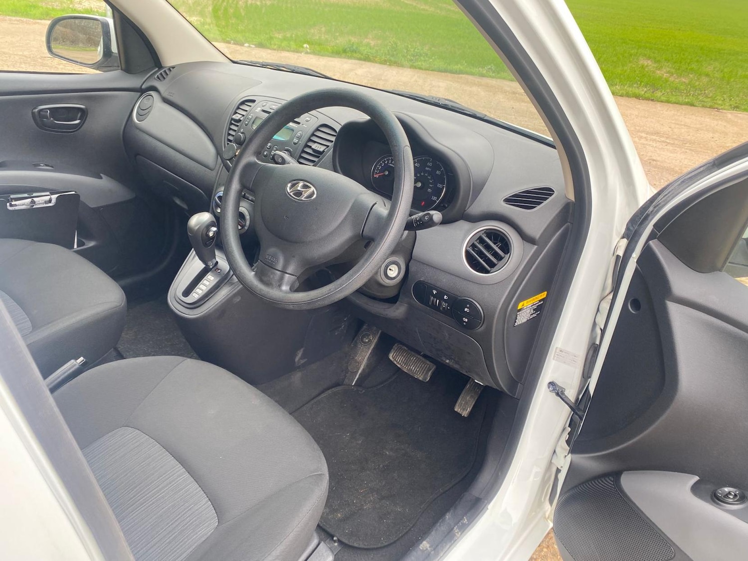 Used Hyundai i10 2013 for sale - 77767154: Photo 13