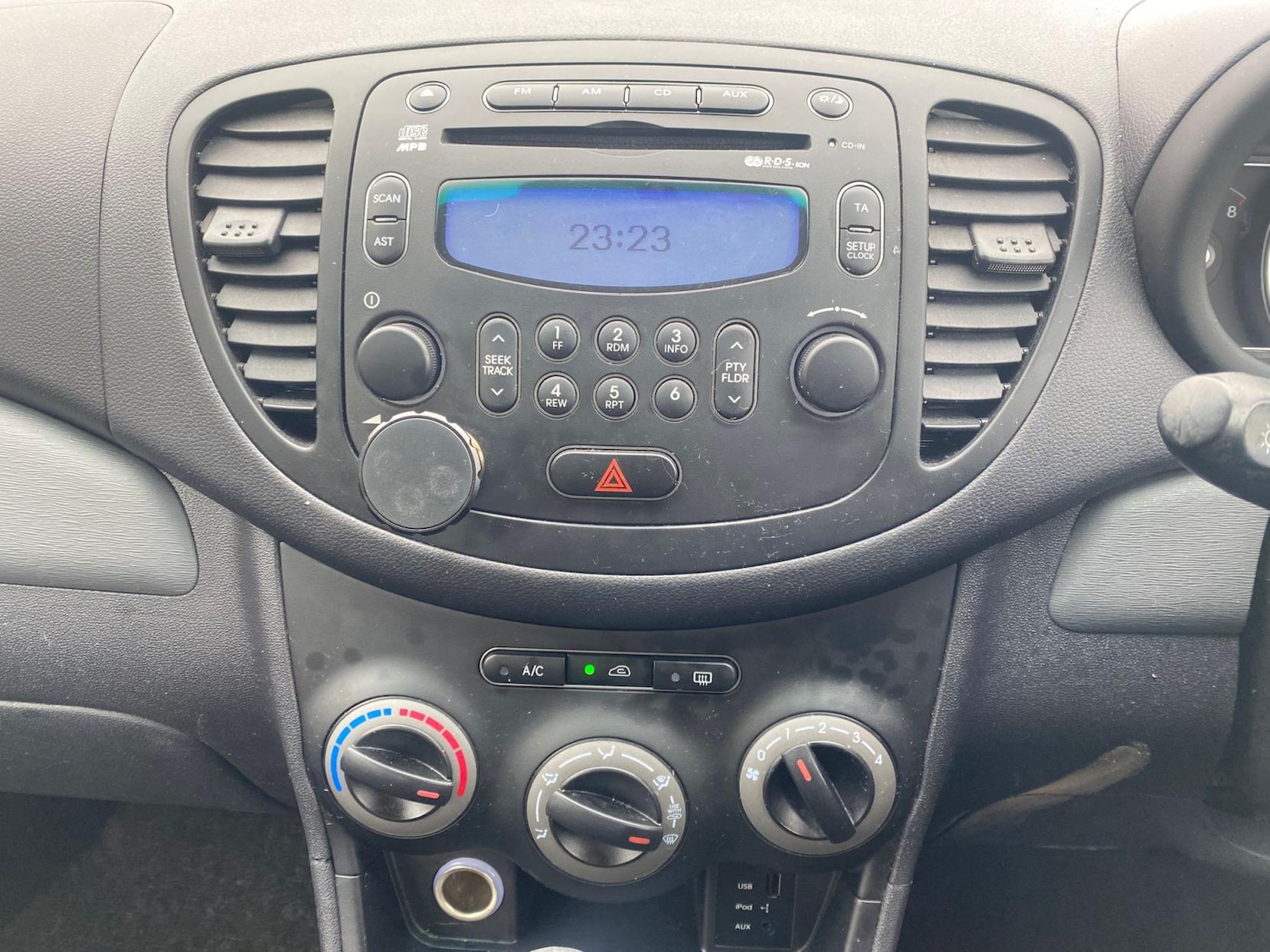 Used Hyundai i10 2013 for sale - 77767154: Photo 28