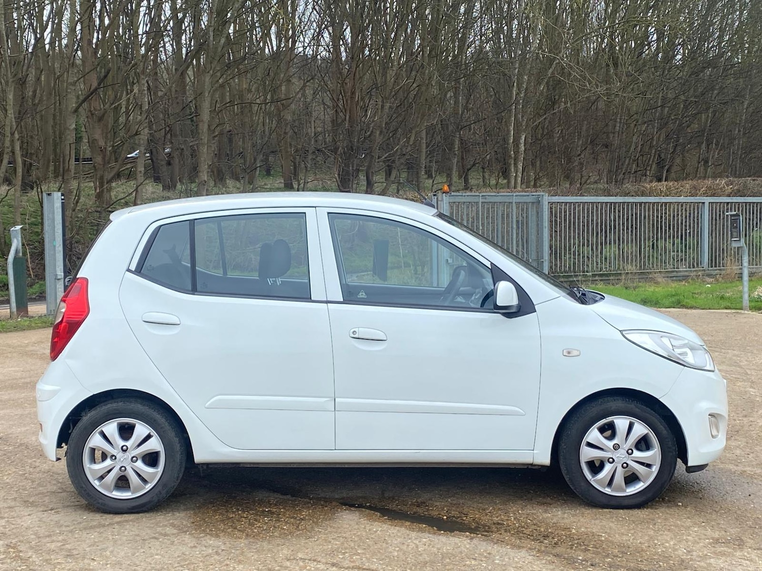 Used Hyundai i10 2013 for sale - 77767154: Photo 8