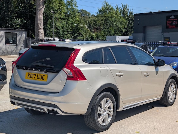 Used Volvo V60 2025 for sale - 75448324: Photo 11