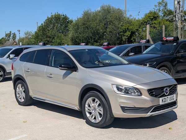 Used Volvo V60 2025 for sale - 75448324: Photo 1