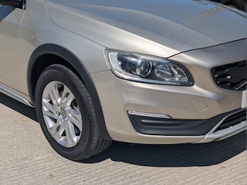 Used Volvo V60 2025 for sale - 75448324: Photo