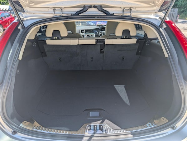 Used Volvo V60 2025 for sale - 75448324: Photo 41