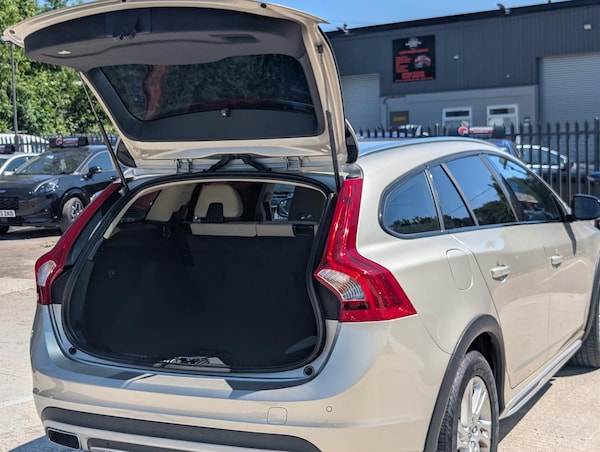 Used Volvo V60 2025 for sale - 75448324: Photo 42