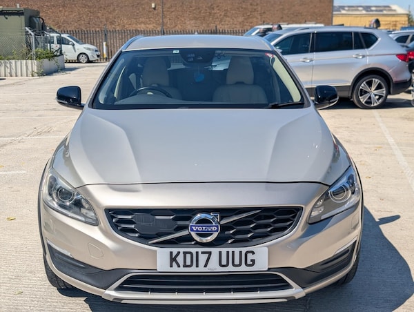 Used Volvo V60 2025 for sale - 75448324: Photo 4