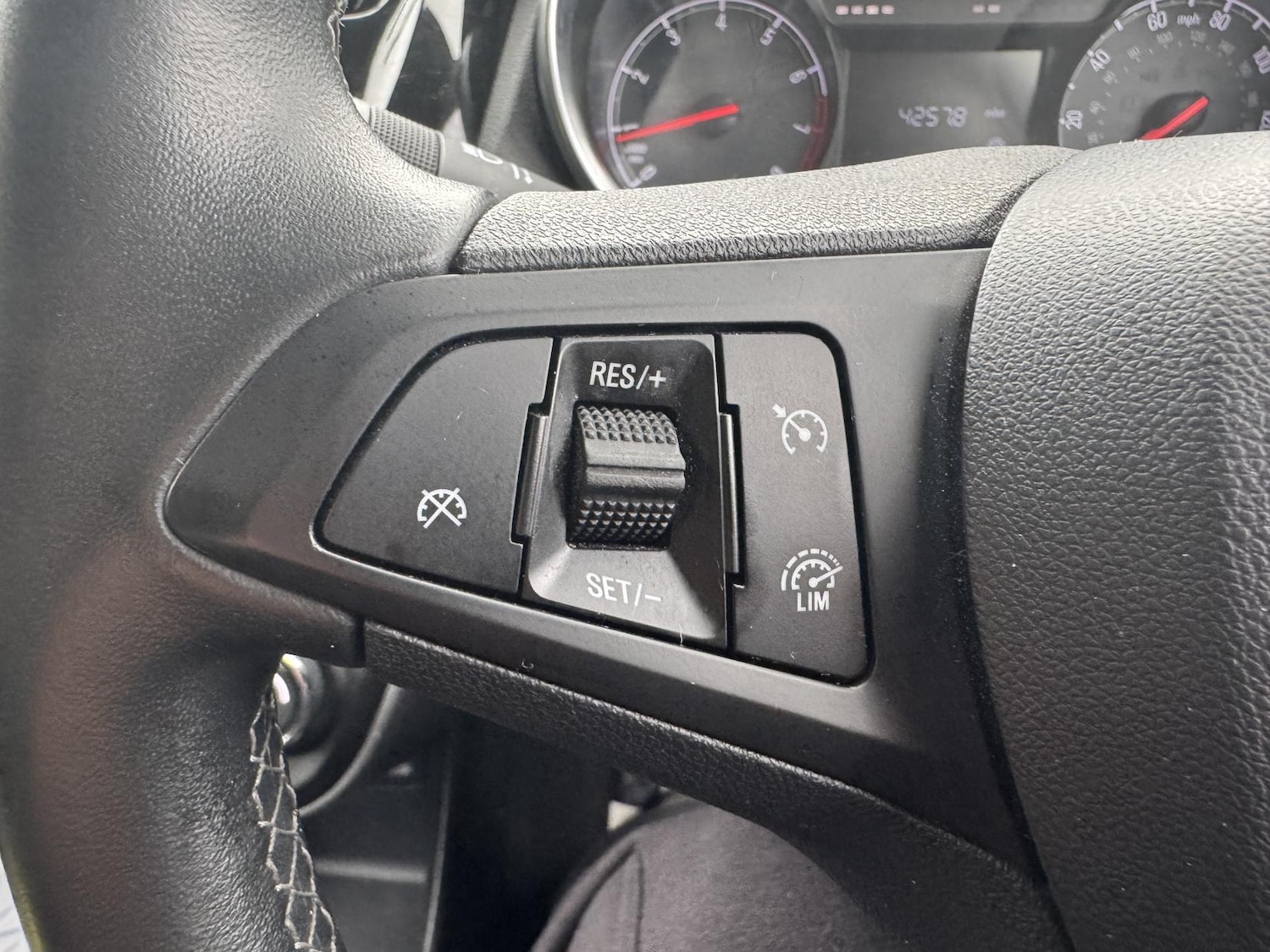 Used Vauxhall Viva 2016 for sale - 76358999: Photo 16