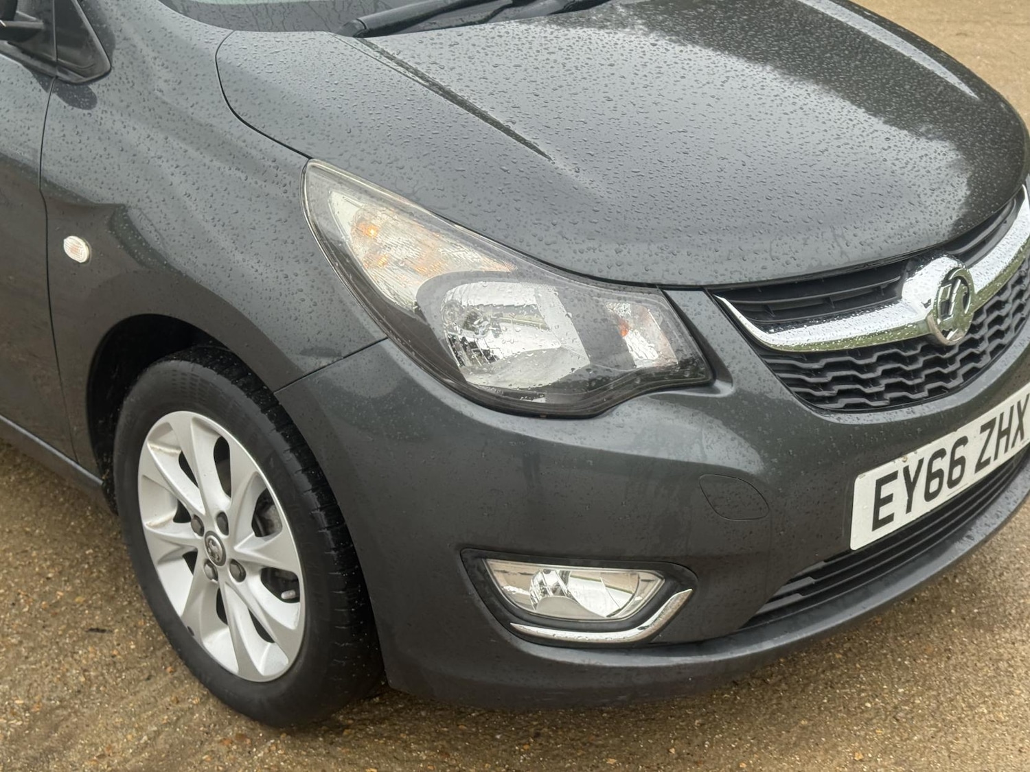 Used Vauxhall Viva 2016 for sale - 76358999: Photo 2
