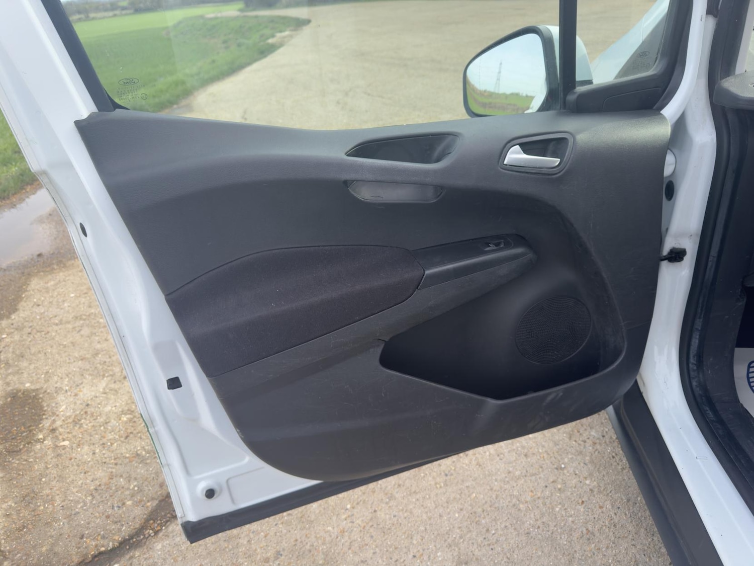 Used Ford Transit Courier 2015 for sale - 77584952: Photo 25