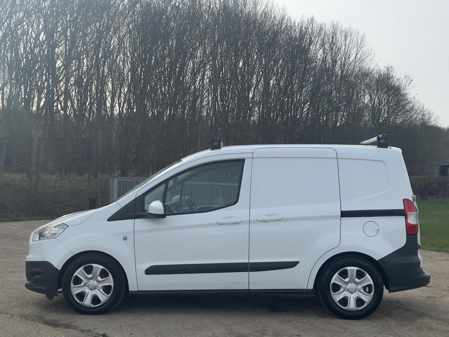 Used Ford Transit Courier 2015 for sale - 77584952: Photo 6