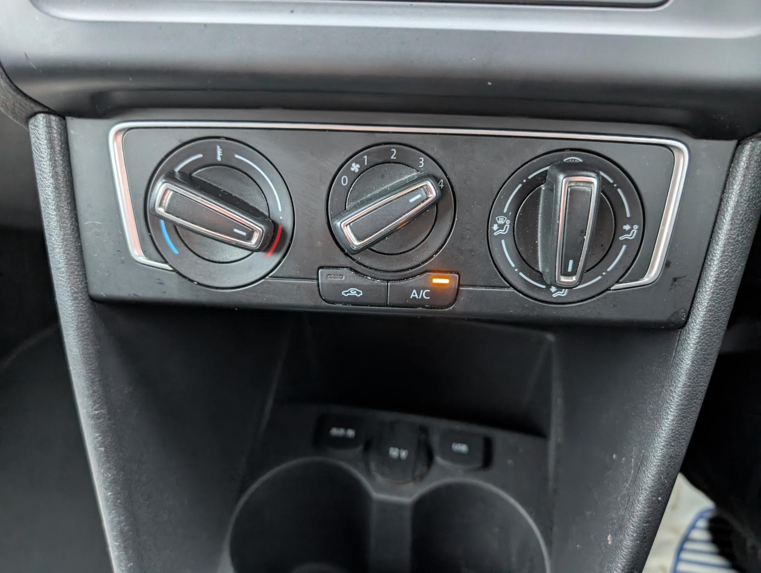 Used Volkswagen Polo 2016 for sale - 77198480: Photo 12