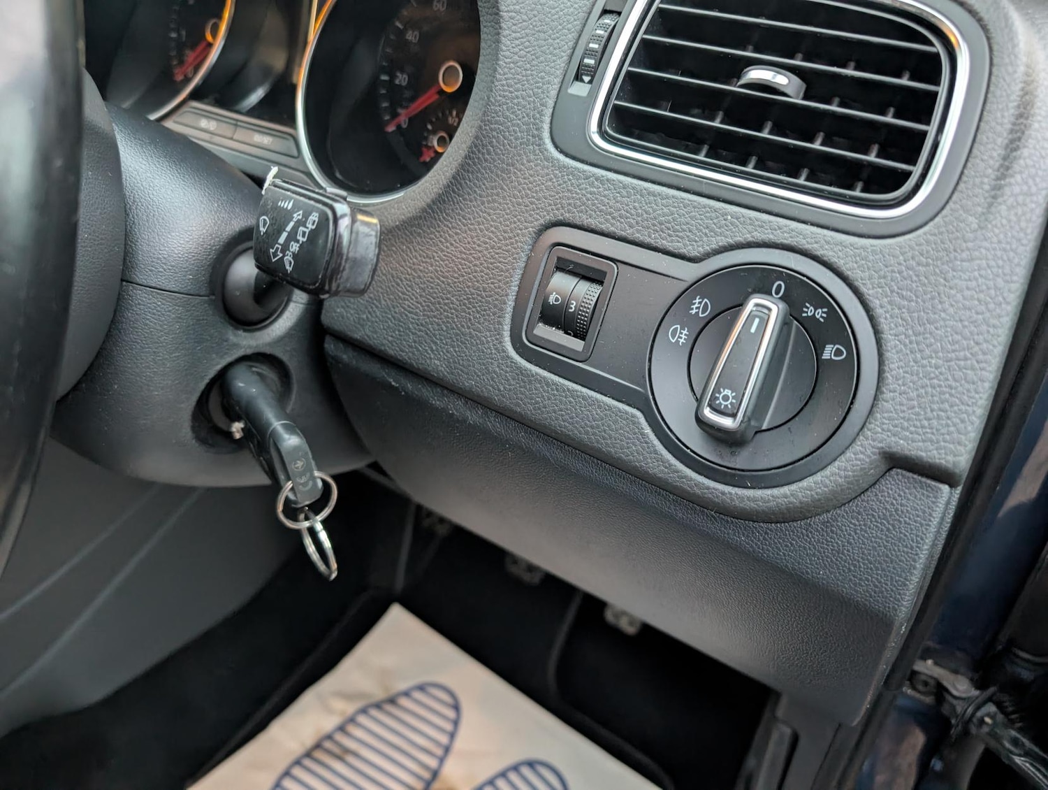 Used Volkswagen Polo 2016 for sale - 77198480: Photo 17