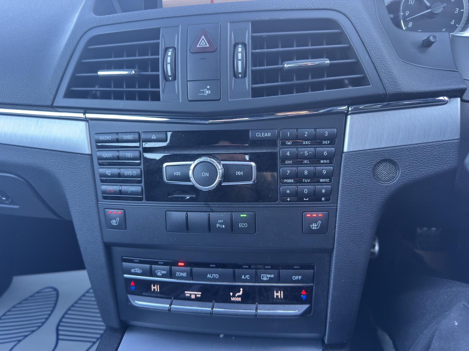 Used Mercedes-Benz E Class 2012 for sale - 76848927: Photo 34