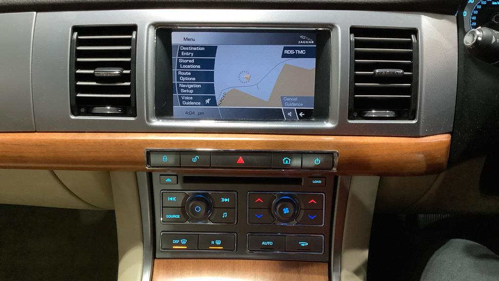 Used Jaguar XF 2010 for sale - 77319151: Photo 11