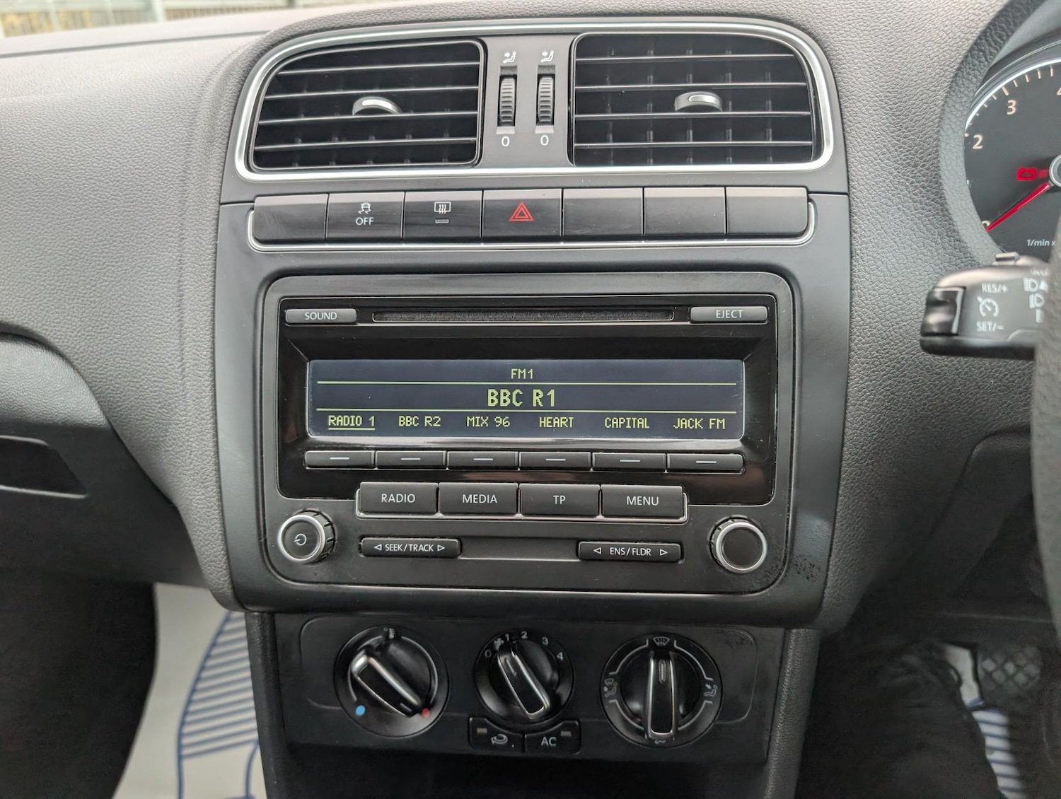 Used Volkswagen Polo 2013 for sale - 76847348: Photo 15