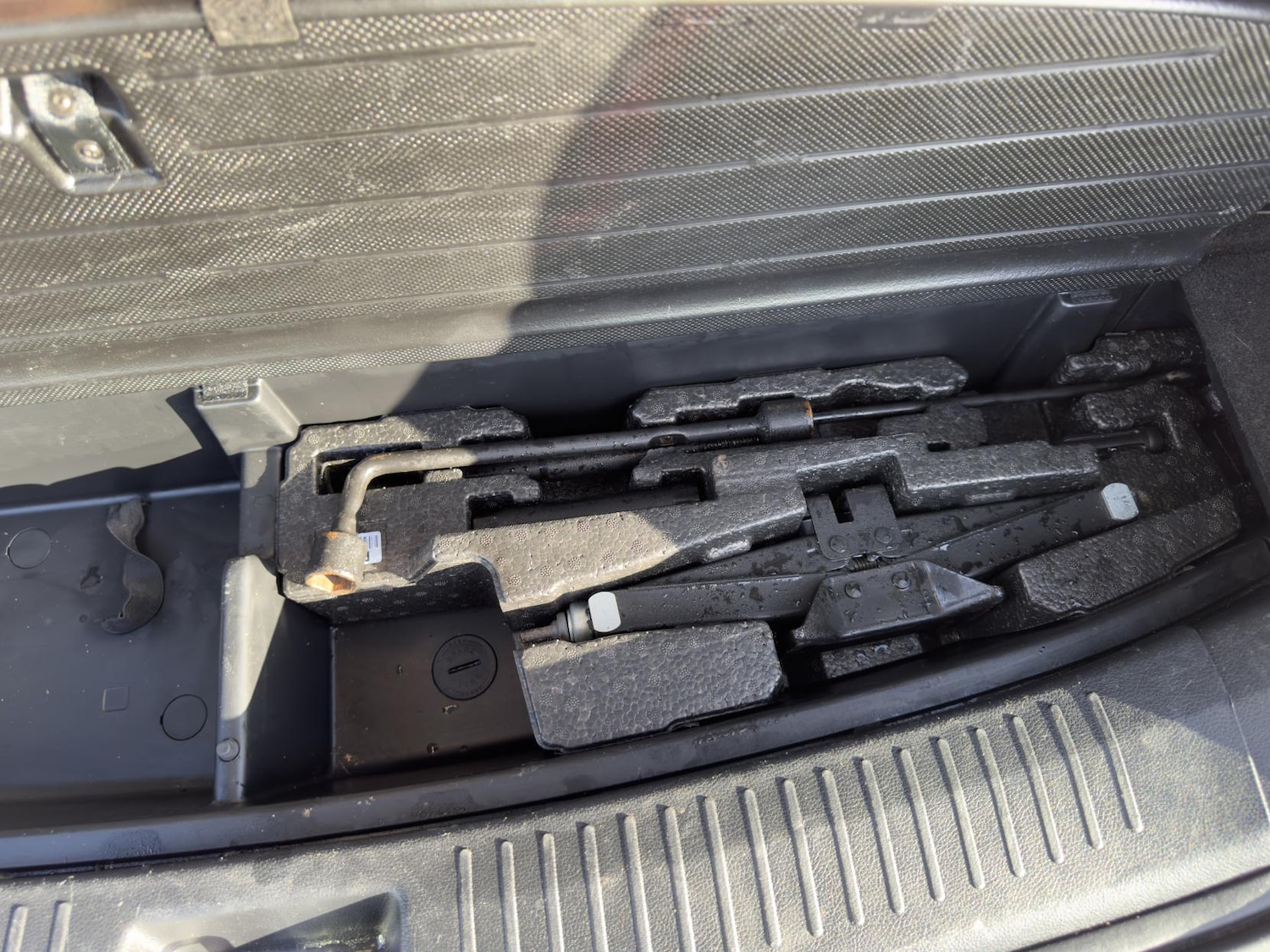 Used Kia Carens 2014 for sale - 77669453: Photo 51