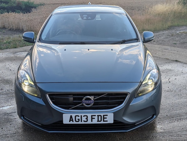 Used Volvo V40 2025 for sale - 75396747: Photo 4