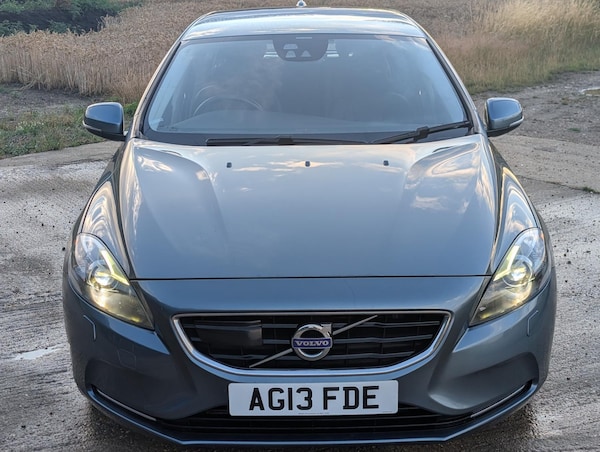 Used Volvo V40 2025 for sale - 75396747: Photo 5