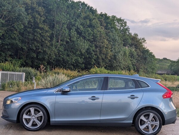 Used Volvo V40 2025 for sale - 75396747: Photo 8