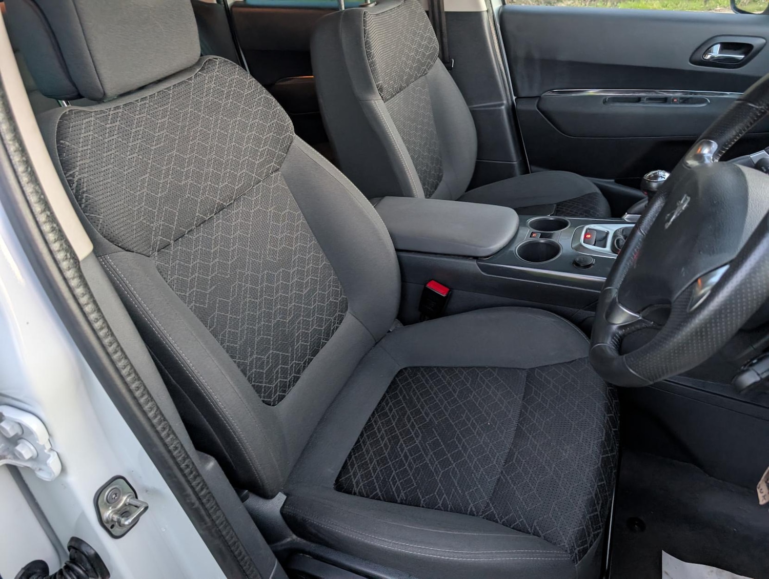 Used Peugeot 3008 2015 for sale - 77941601: Photo 19