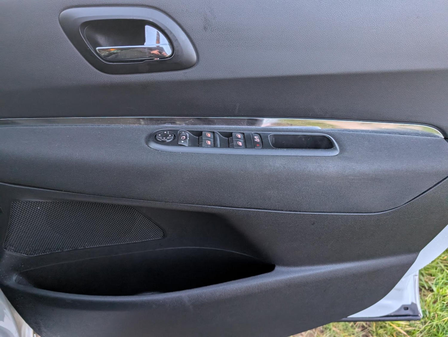 Used Peugeot 3008 2015 for sale - 77941601: Photo 24