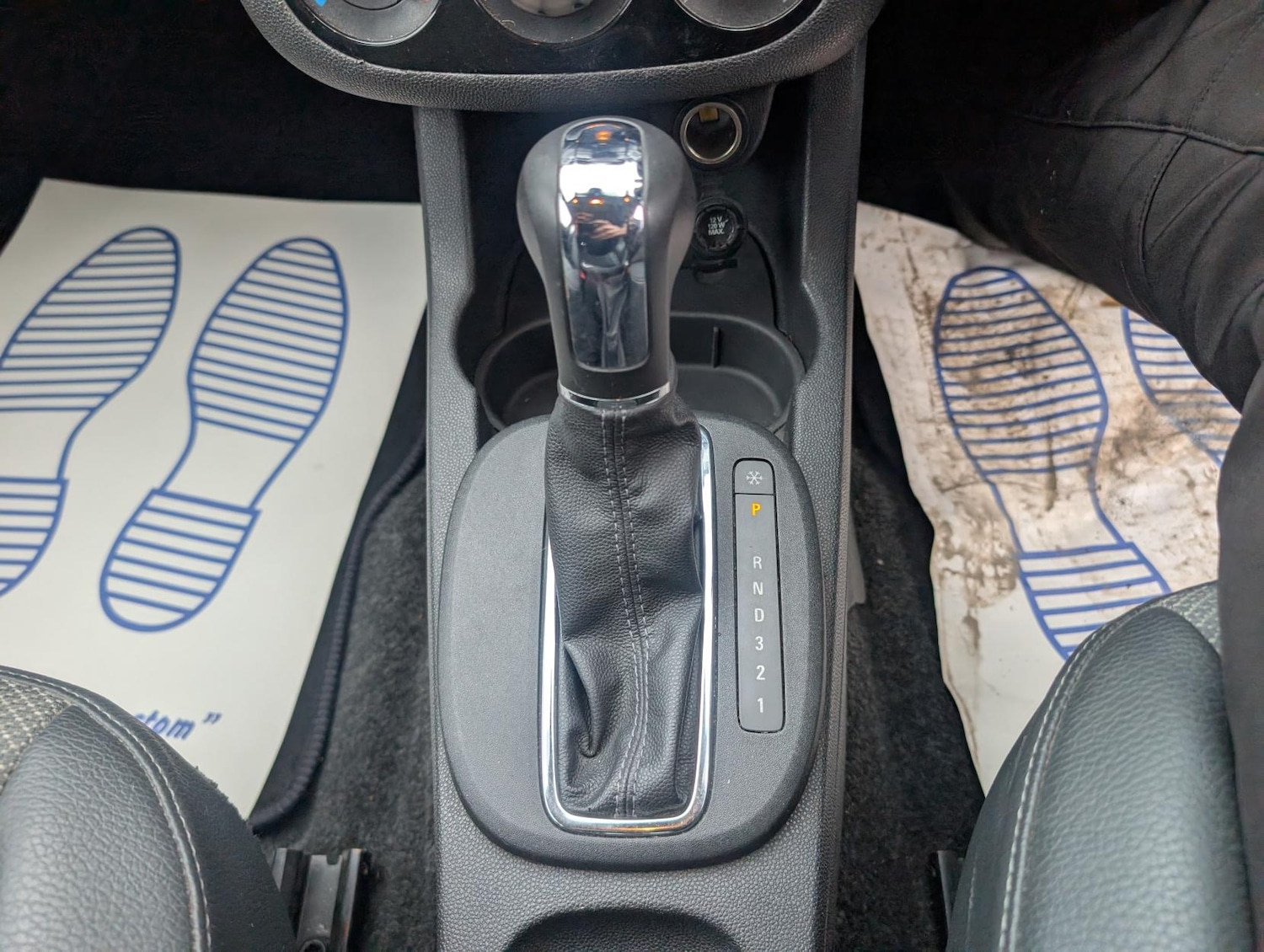 Used Vauxhall Corsa 2010 for sale - 77381186: Photo 12