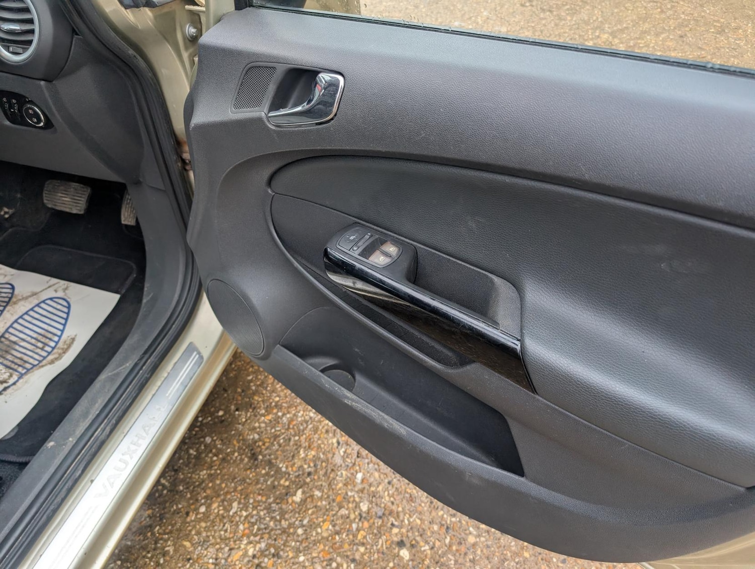 Used Vauxhall Corsa 2010 for sale - 77381186: Photo 21