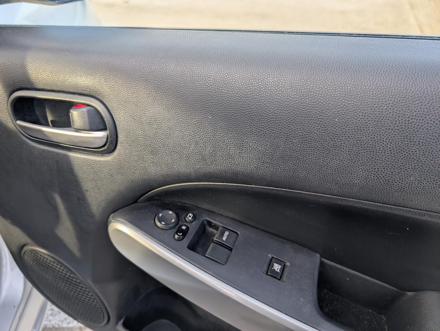 Used Mazda Mazda2 2010 for sale - 77562492: Photo 14