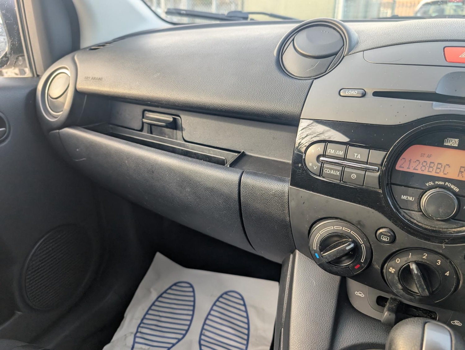 Used Mazda Mazda2 2010 for sale - 77562492: Photo 27