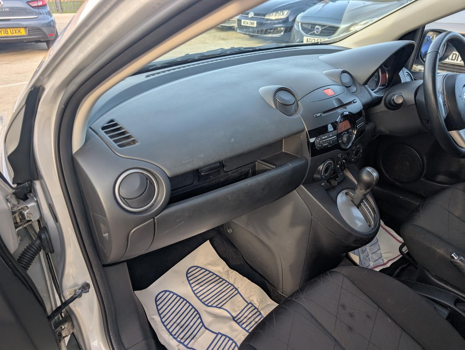 Used Mazda Mazda2 2010 for sale - 77562492: Photo 29