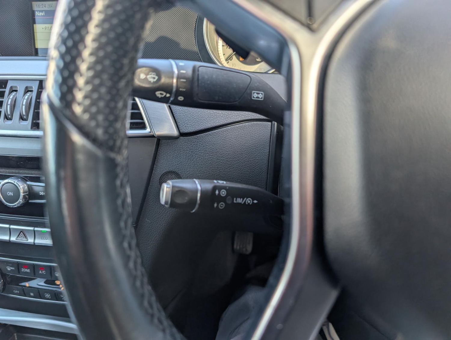 Used Mercedes-Benz C Class 2015 for sale - 77897940: Photo 33