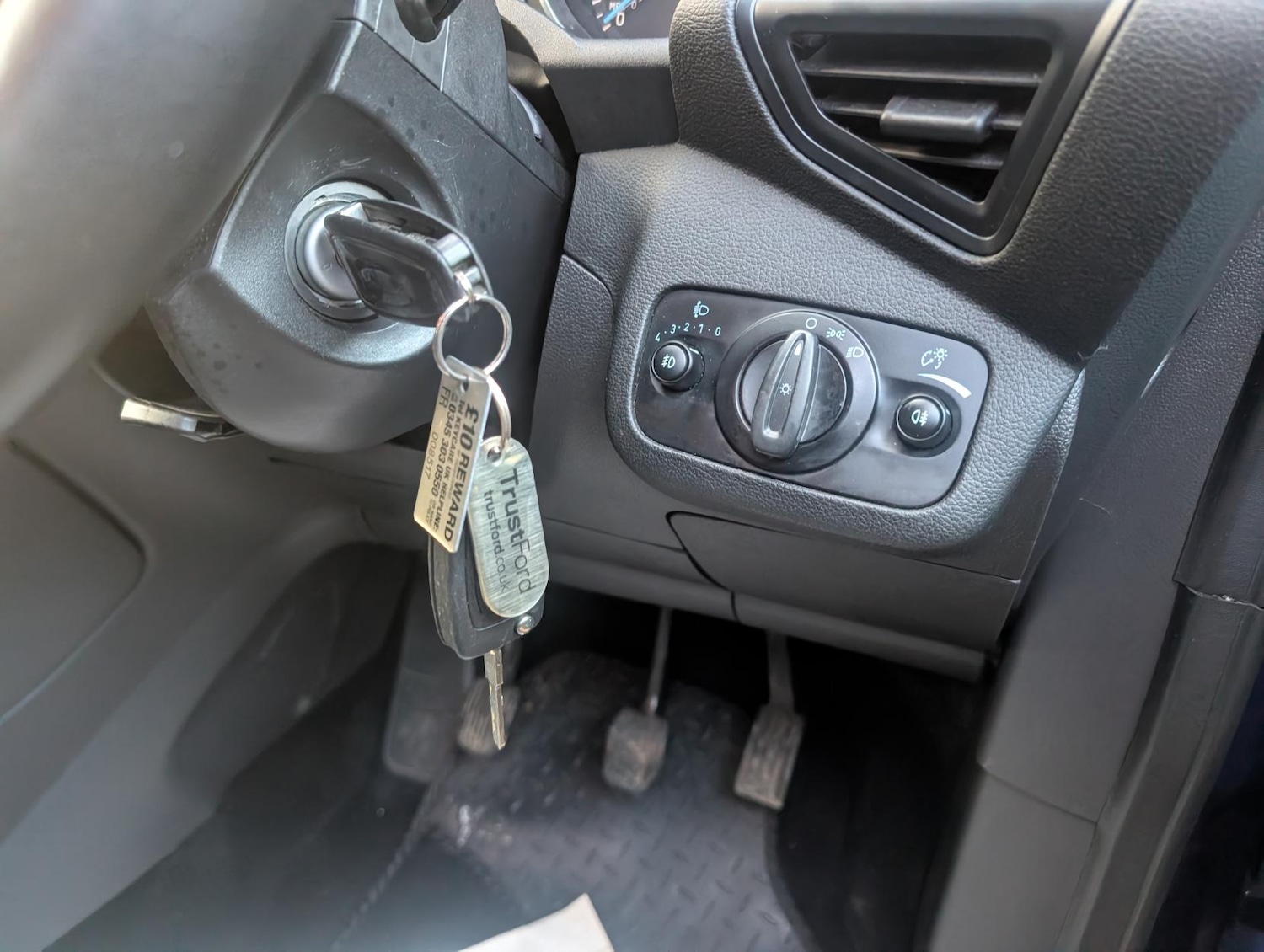 Used Ford C-Max 2016 for sale - 77235610: Photo 29