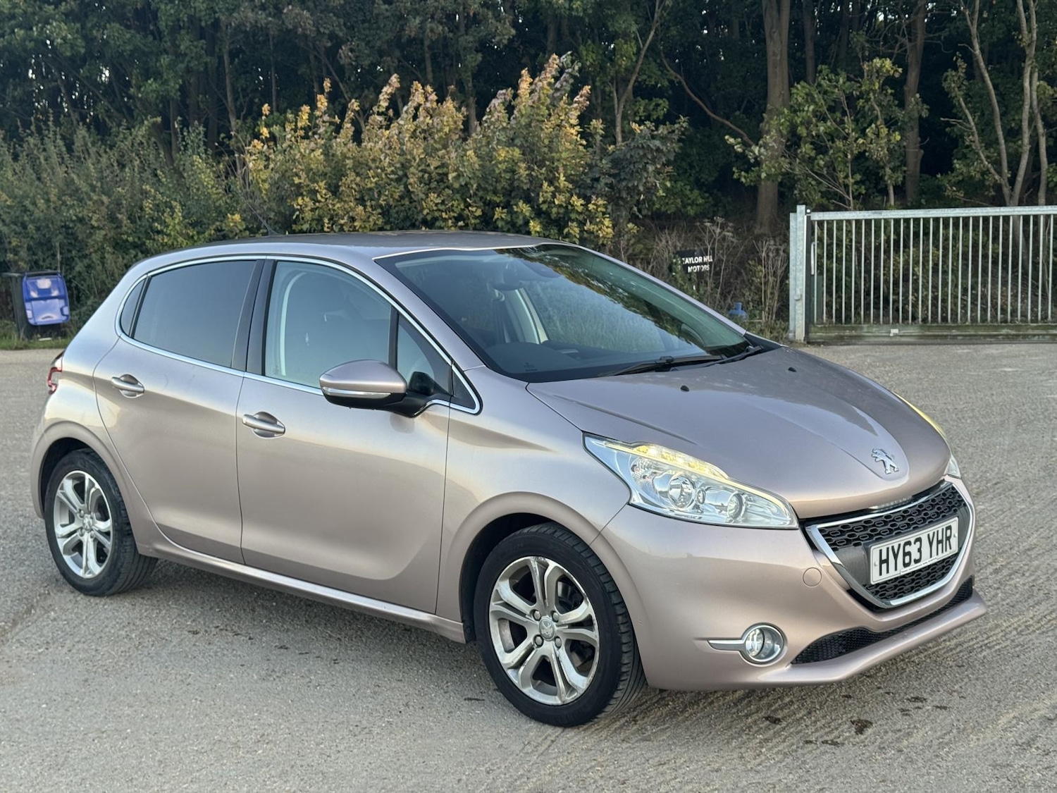 Used Peugeot 208 2013 for sale - 76092260: Photo 1