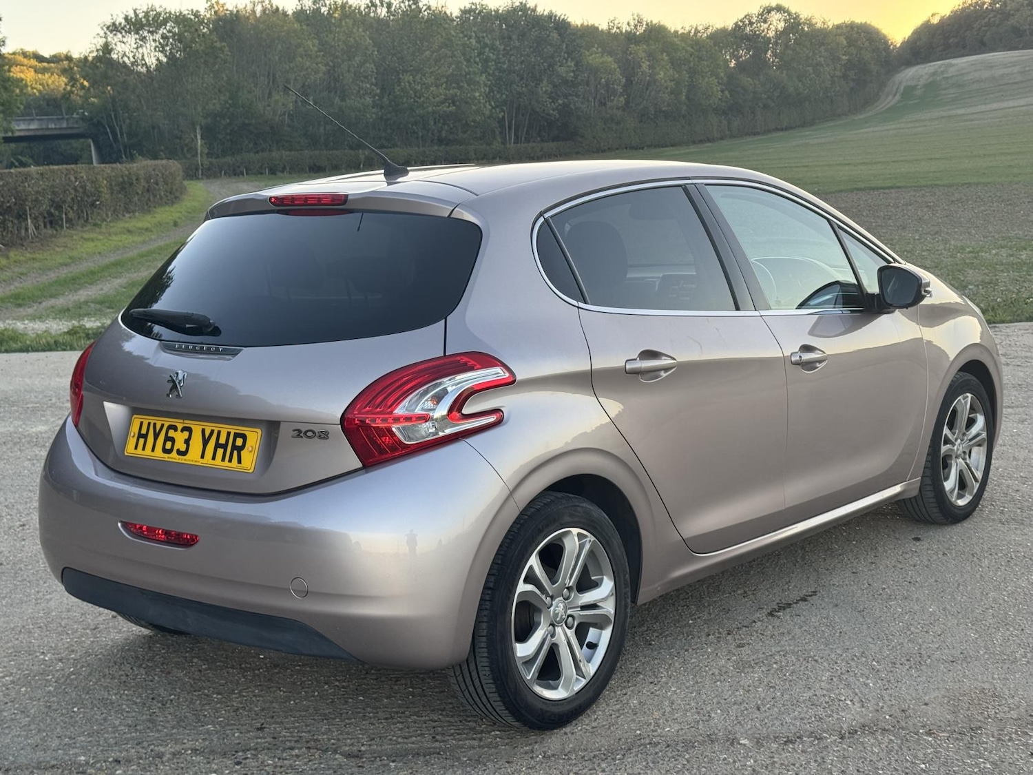 Used Peugeot 208 2013 for sale - 76092260: Photo 10