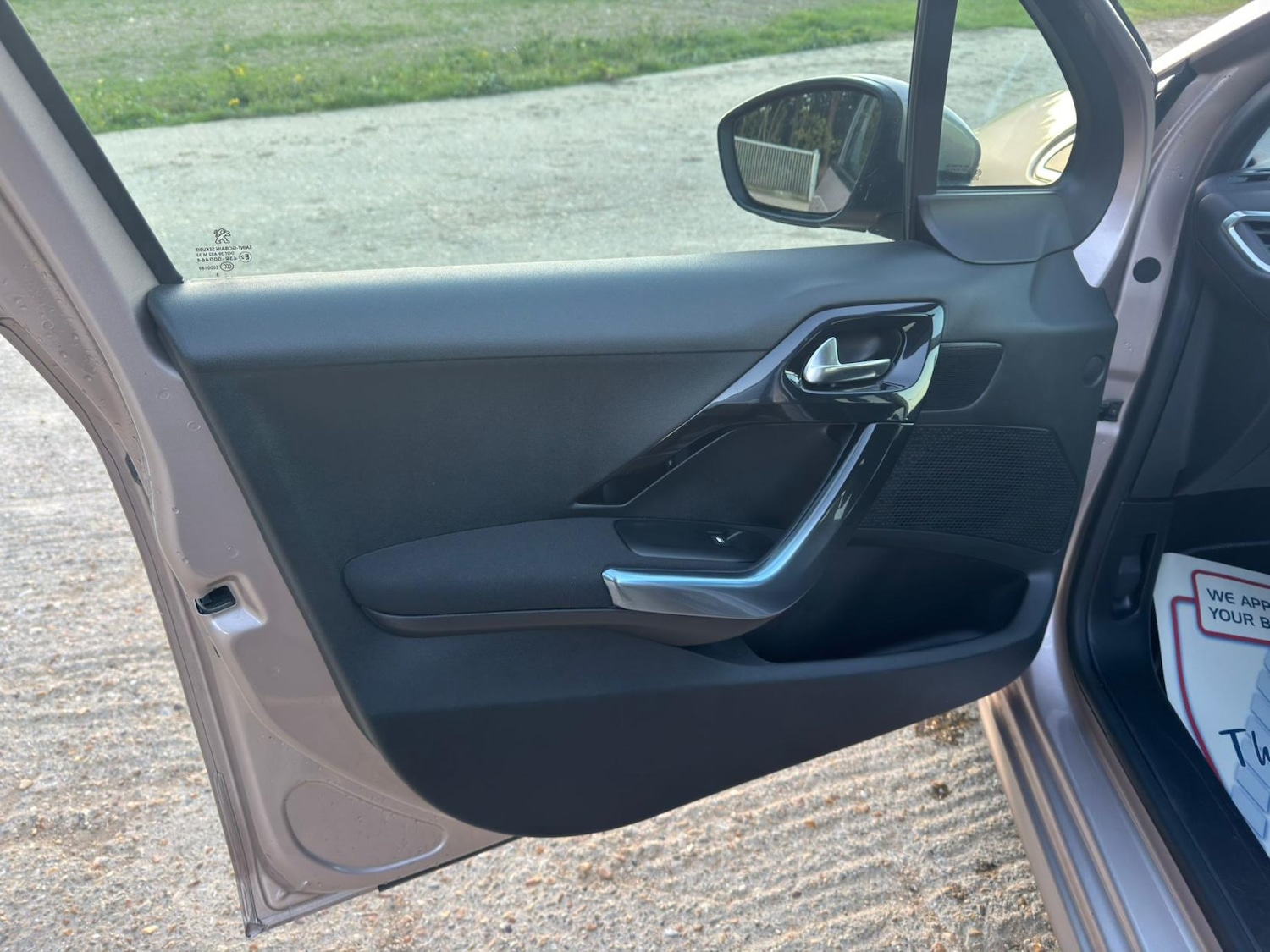Used Peugeot 208 2013 for sale - 76092260: Photo 32