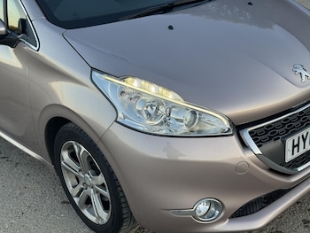 Used Peugeot 208 2013 for sale - 76092260: Photo 3