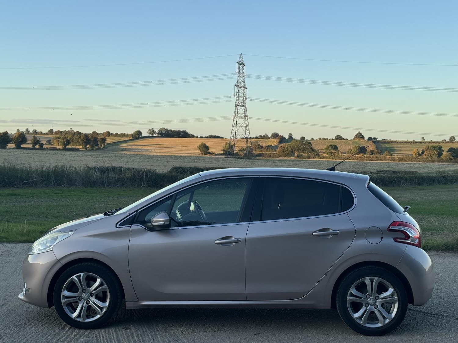 Used Peugeot 208 2013 for sale - 76092260: Photo 7