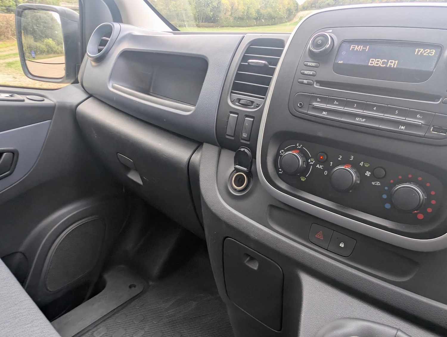 Used Vauxhall Vivaro 2015 for sale - 76092265: Photo 24