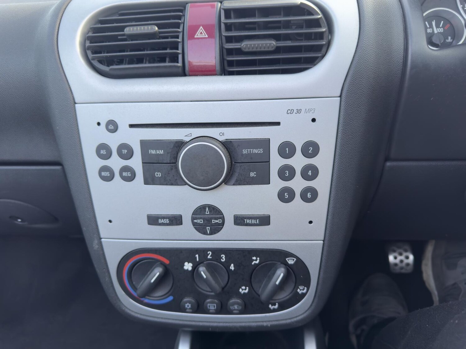 Used Vauxhall Tigra 2005 for sale - 77710776: Photo 20