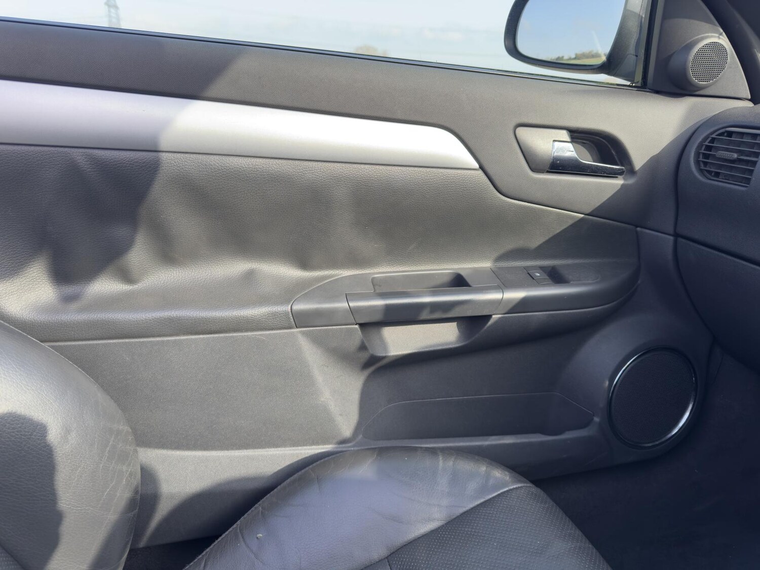 Used Vauxhall Tigra 2005 for sale - 77710776: Photo 24