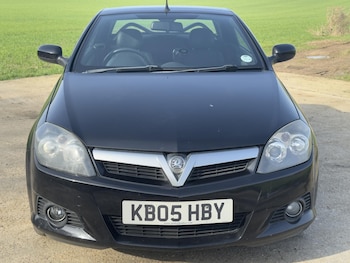 Used Vauxhall Tigra 2005 for sale - 77710776: Photo
