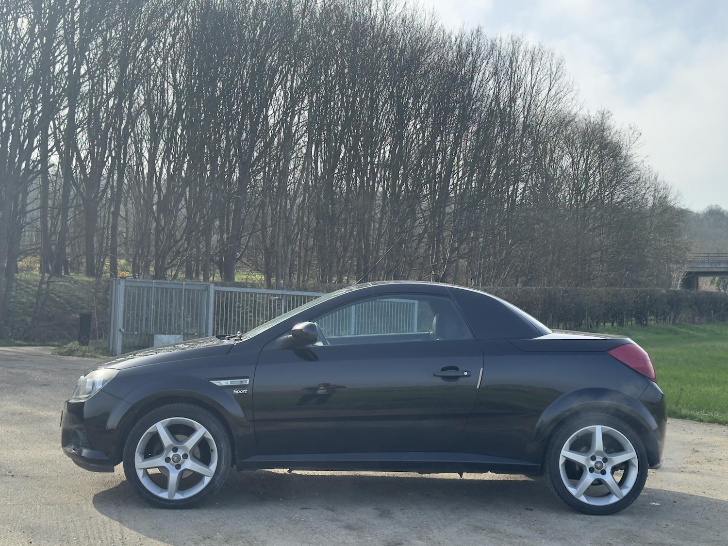 Used Vauxhall Tigra 2005 for sale - 77710776: Photo 4