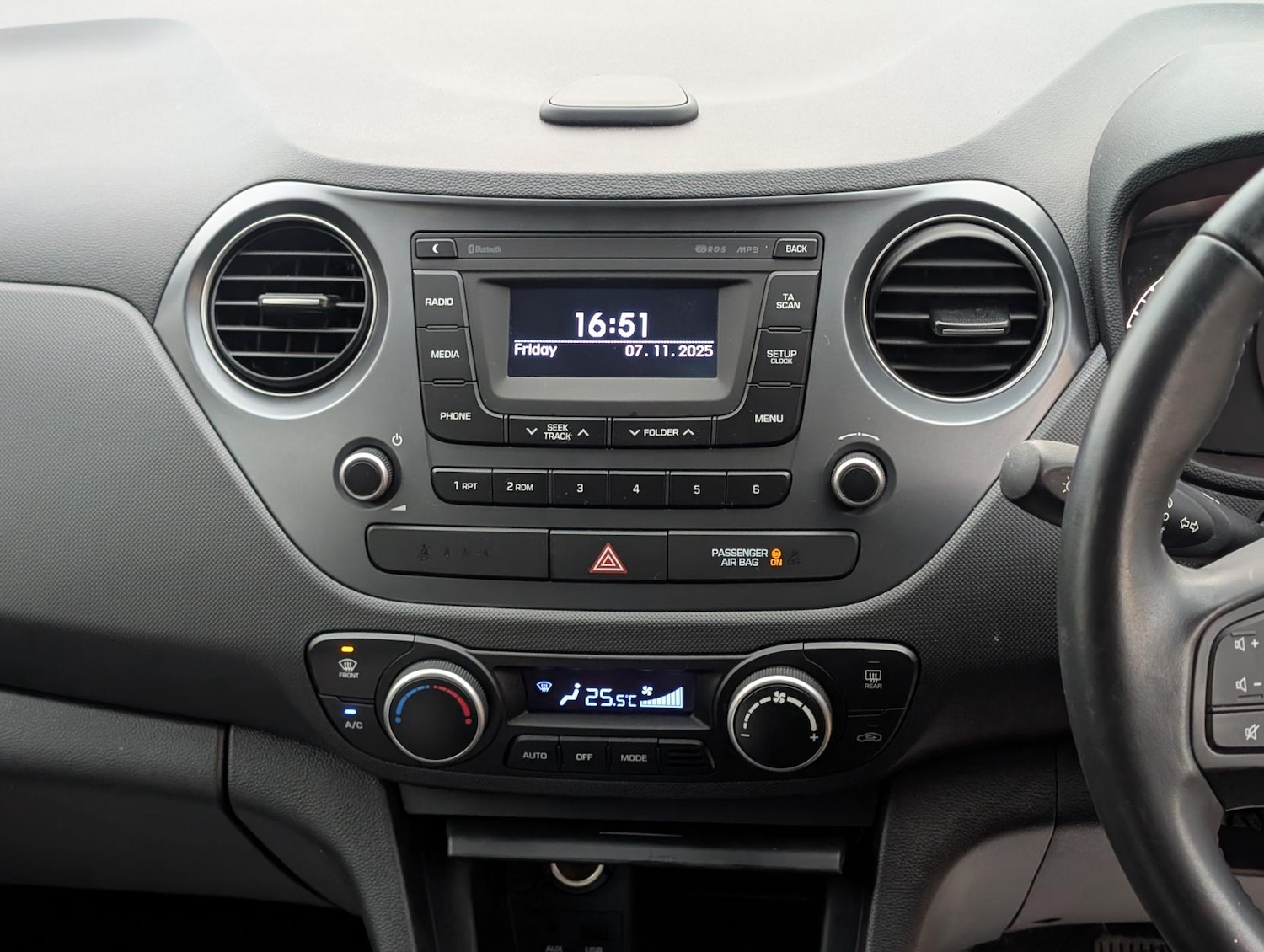 Used Hyundai i10 2017 for sale - 76511214: Photo 12