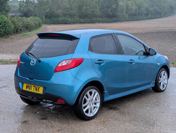 Used Mazda Mazda2 2011 for sale - 75744865: Photo 6