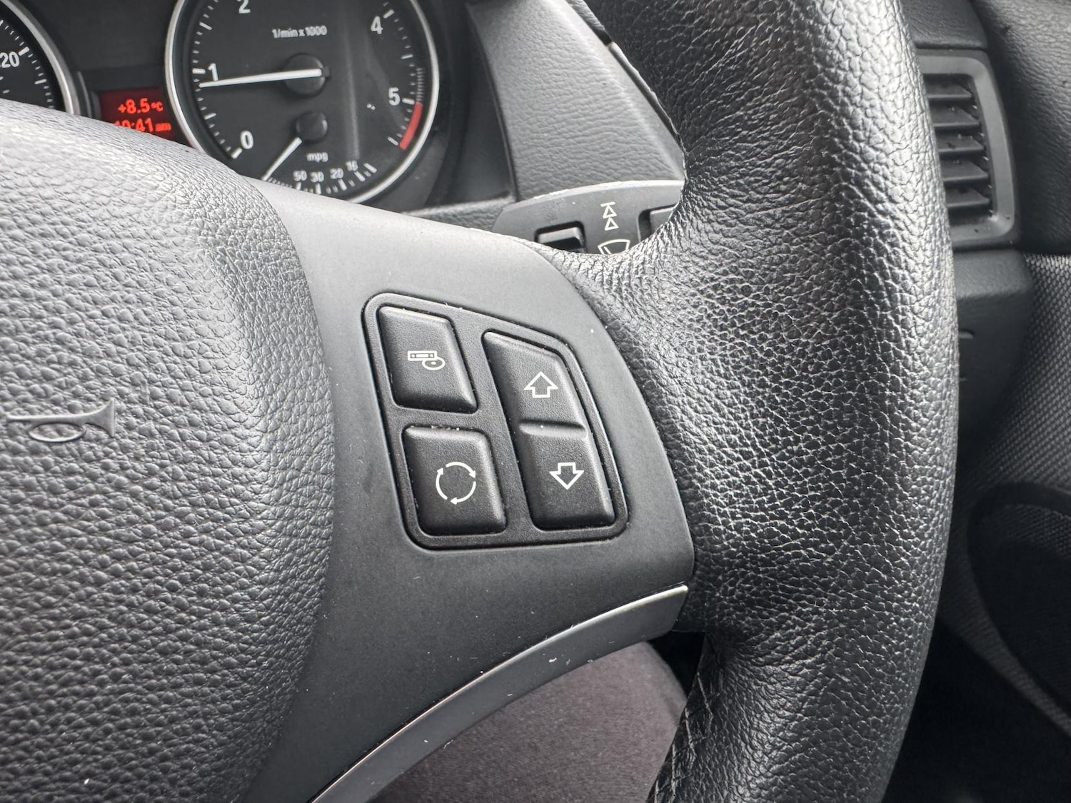 Used BMW X1 2011 for sale - 76377157: Photo 14