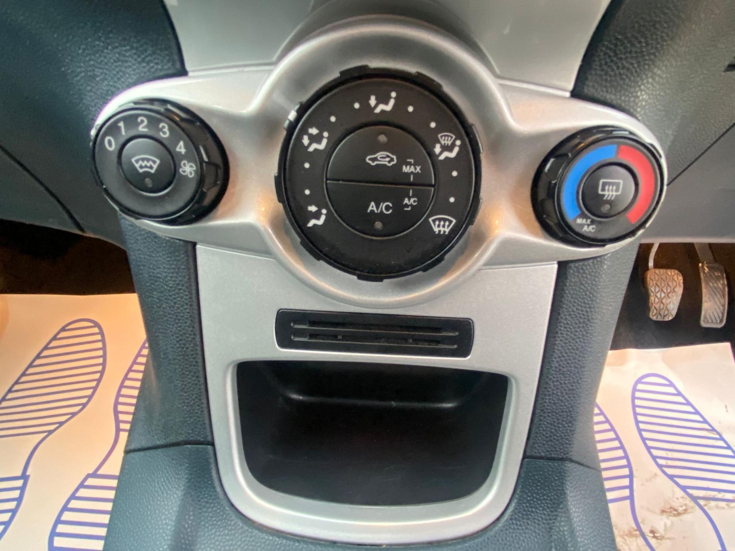 Used Ford Fiesta 2011 for sale - 77210694: Photo 24